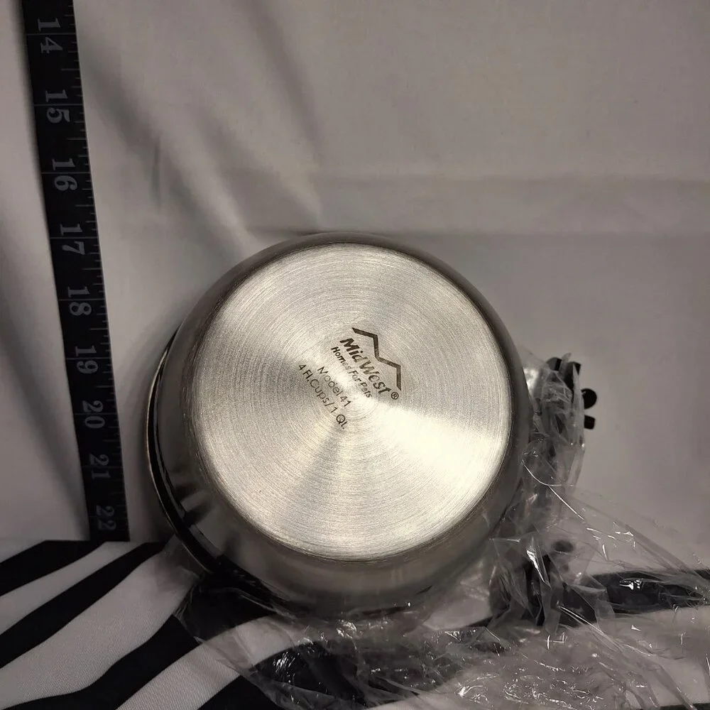 NWT Midwest Snap'y Fit Stainless Steel Water & Feed Bowl - 1 quart (4 cups)
